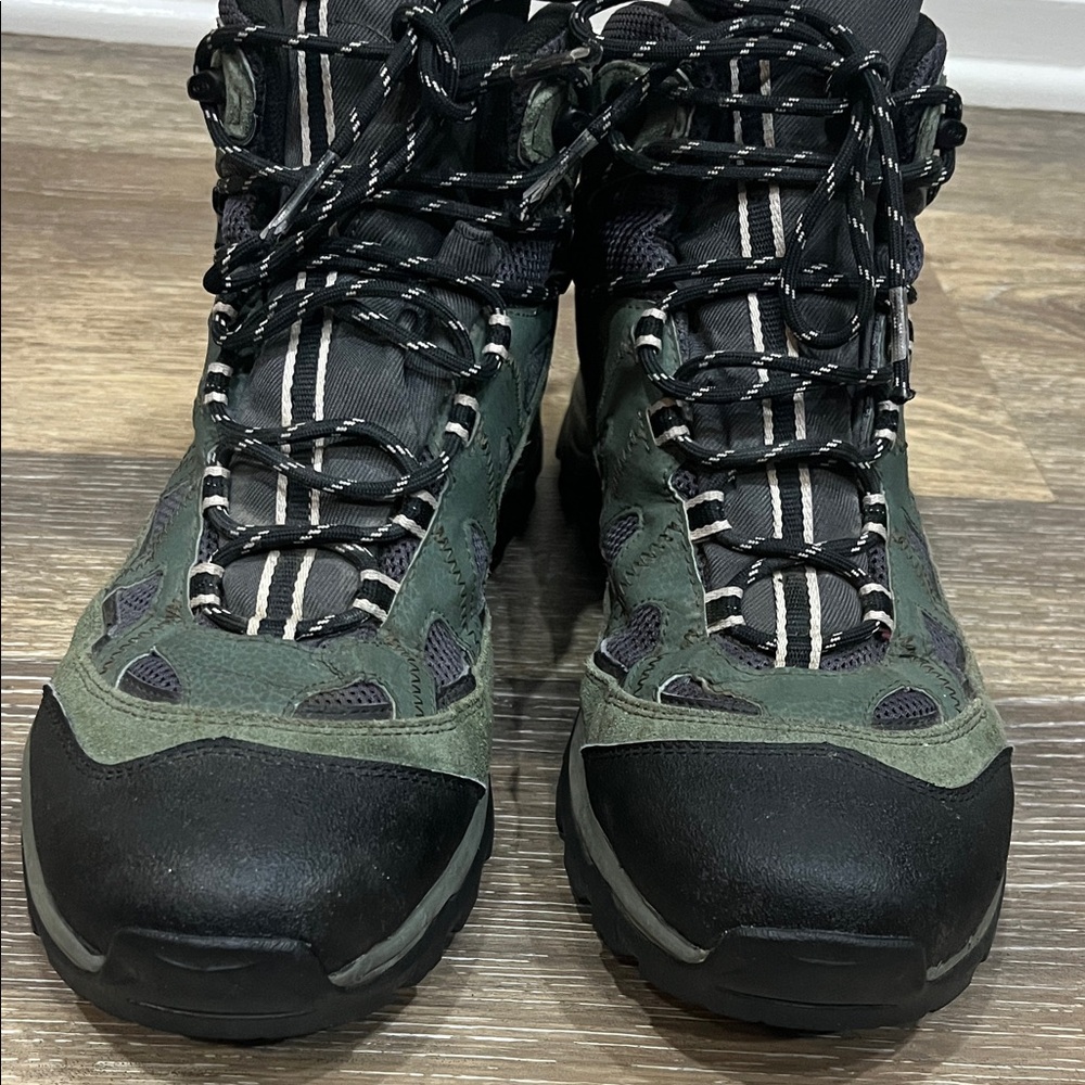 Salomon Men's Black and Green Athletic Shoes - Picture 6 of 16